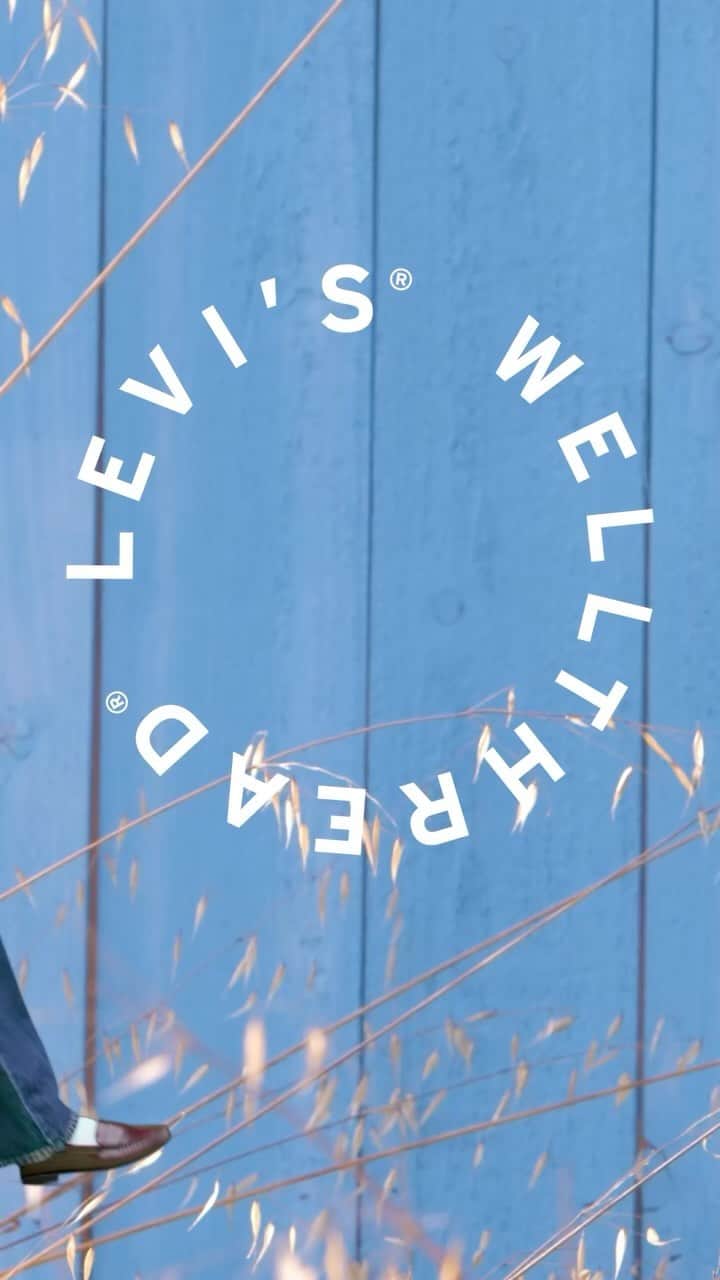 Levi’sのインスタグラム：「Introducing Levi’s® WellThread® Fall/Winter 2023—a collection designed at the intersection of sustainability & innovation.   Featuring all new fits from our research & development (a.k.a. dream) lab ☁️, every piece is made with 100% transitional cotton and carefully crafted for recovery and re-use. So you can feel good about what you wear—even after you’re done wearing it.  Shop and learn more via link in bio and stories.」