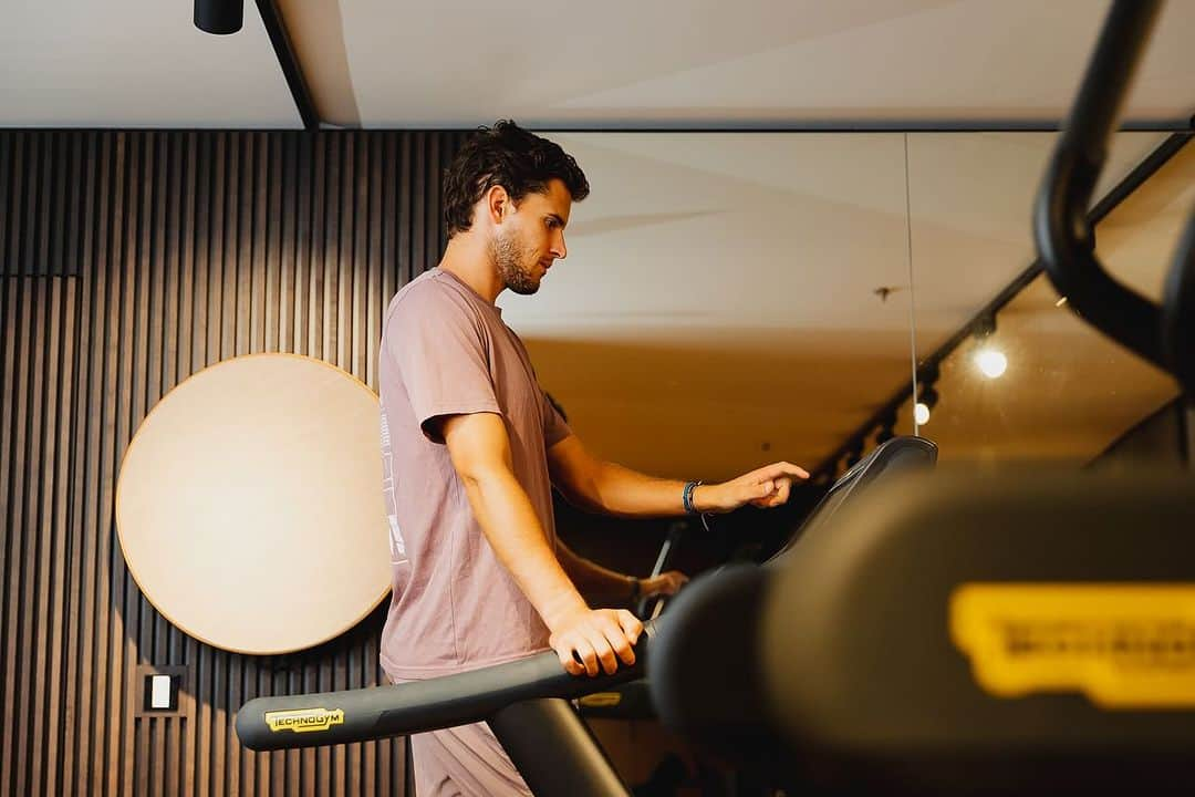 ドミニク・ティエムさんのインスタグラム写真 - (ドミニク・ティエムInstagram)「Home sweet home! Ready to dive into practice and prep for the weeks ahead 💪🏃🏻  @technogym_at @technogym   #fitnesscompanygroup #championstrainwithtechnogym #technogym」10月4日 1時23分 - domithiem