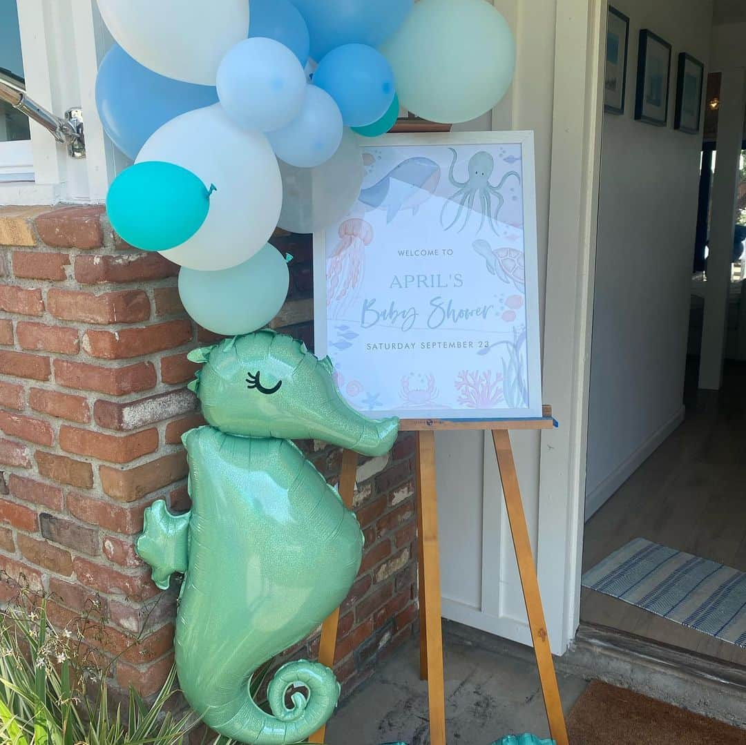 エイプリル・ロスさんのインスタグラム写真 - (エイプリル・ロスInstagram)「Felt the love for baby Riley over the last two weekends 🥰🥰🥰 I was blown away by the baby showers @amy.ross.marshall @lyndaaross & @riley_arts_gallery threw for us 🫶🏼🫶🏼🫶🏼  So grateful for everyone who came to celebrate with us or sent love from afar 🥹🙏🏼」10月4日 1時25分 - aprilrossbeach