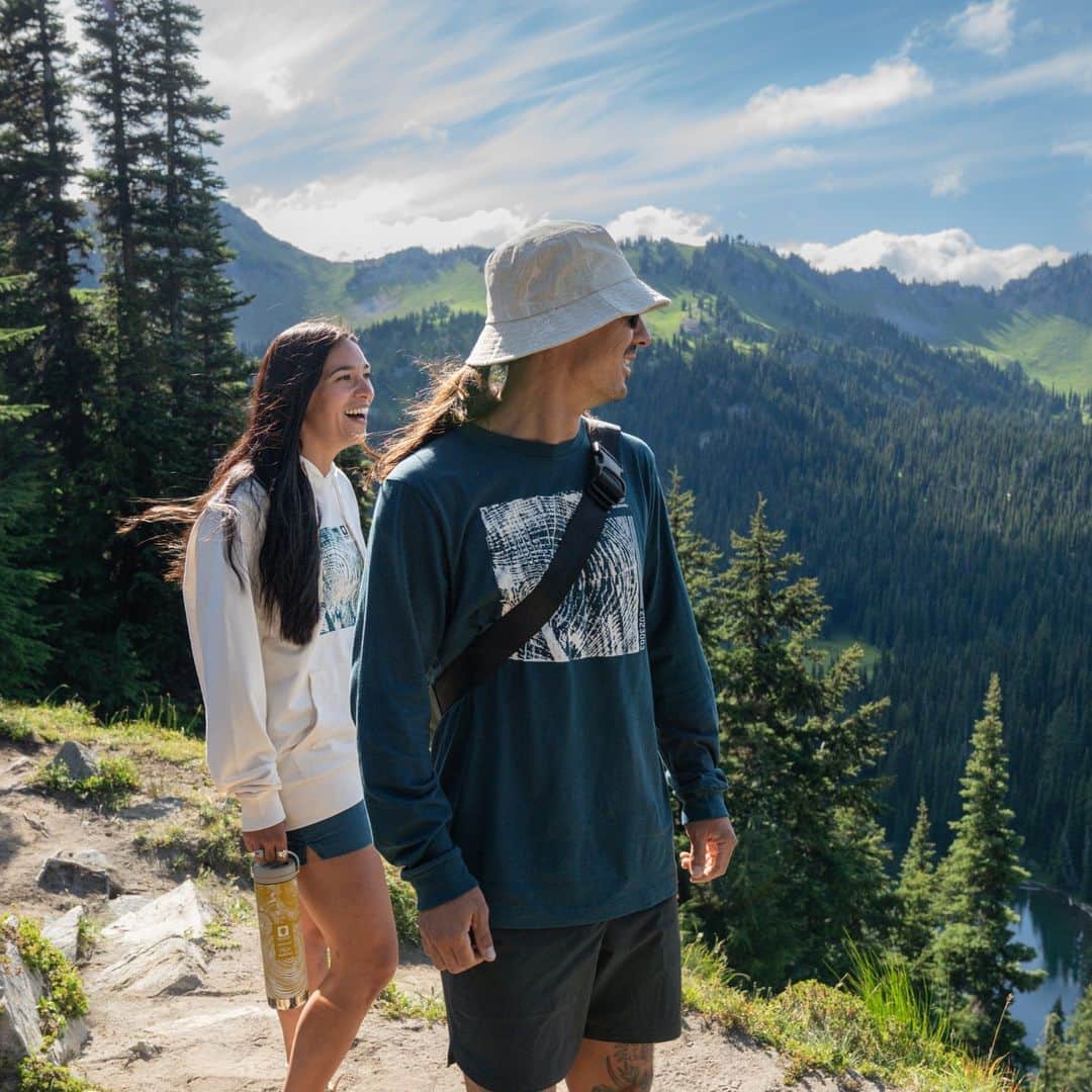 のインスタグラム：「Still not over this drop 😍 Shop our exclusive gear collection with @NationalParkFoundation linked in our bio. #SubaruGearXNPF」