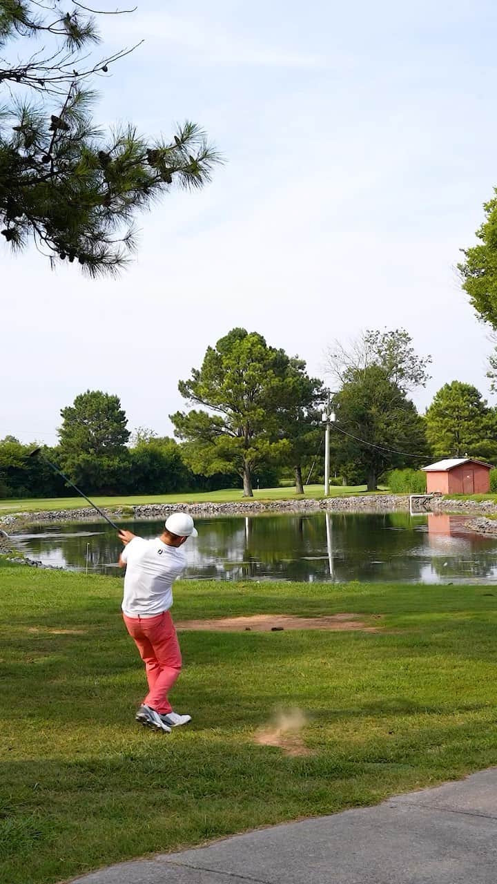 ジョン・ラームのインスタグラム：「@colinmccarthygolf might be a wizard 🤯」