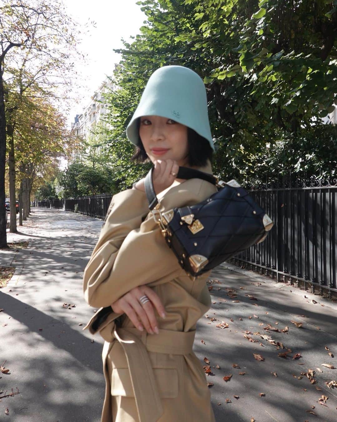 アイリーン・キムさんのインスタグラム写真 - (アイリーン・キムInstagram)「Fall in Paris is so special 🍂💕 #광고 @louisvuitton」10月4日 1時50分 - ireneisgood