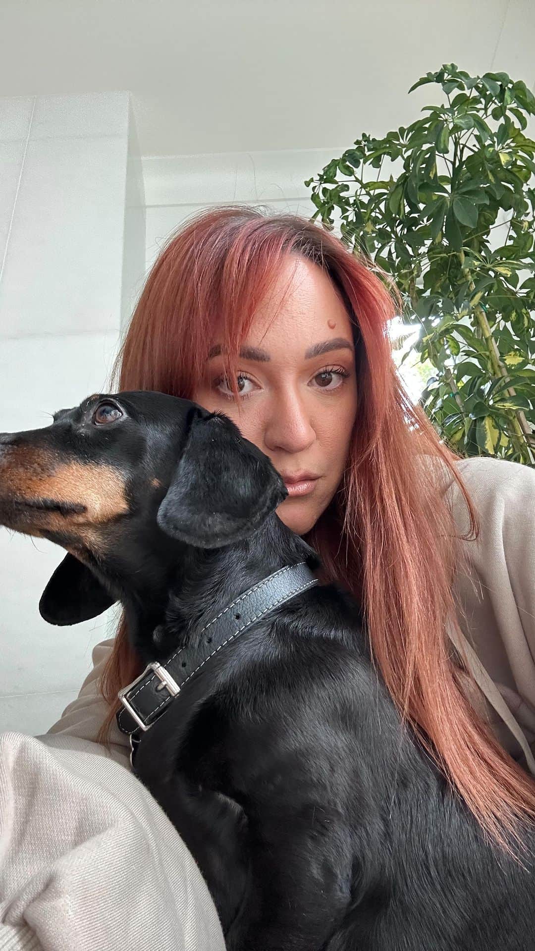 アリーシャ・マリーのインスタグラム：「the “call dad” is so real… @ashnichole」