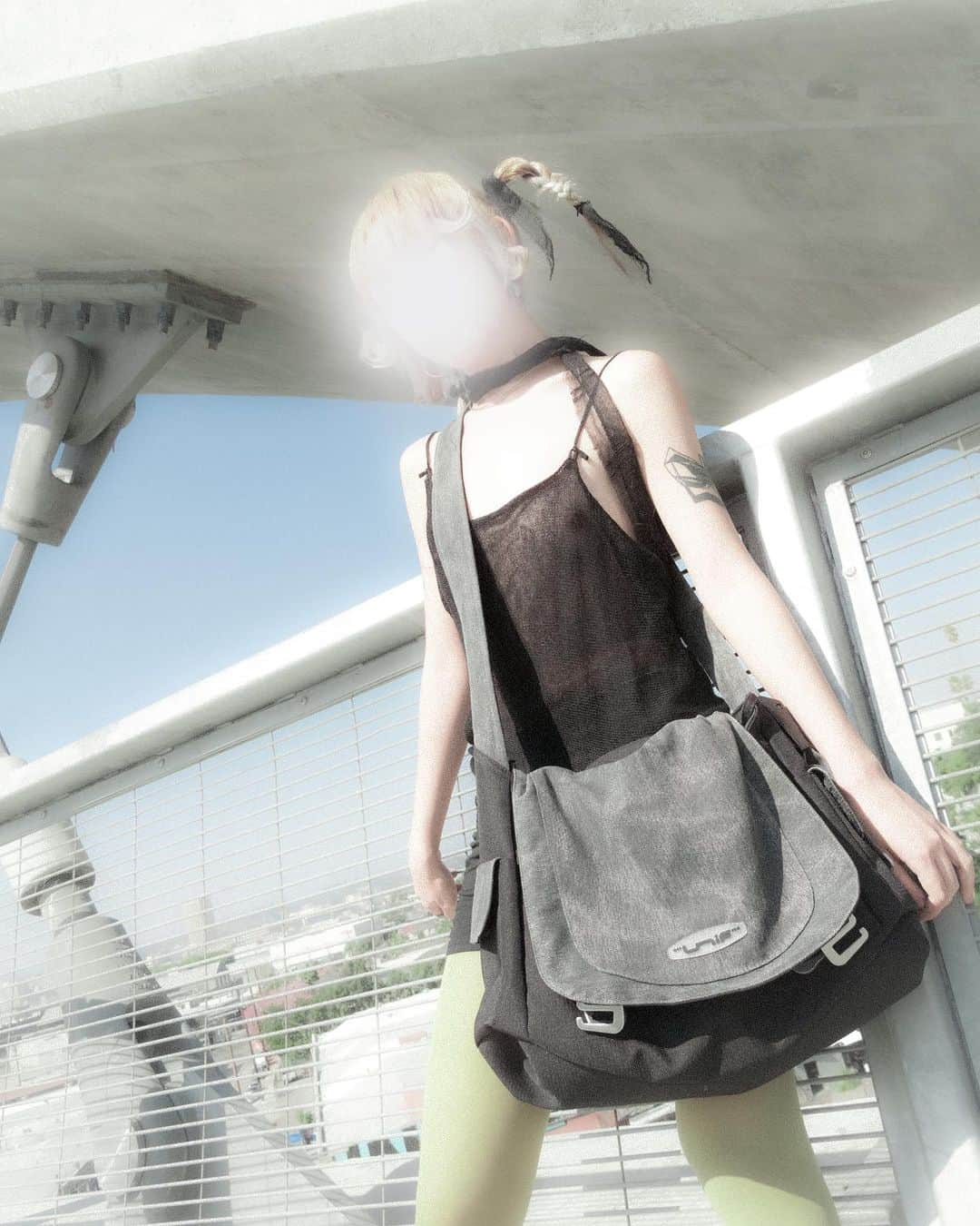 UNIFさんのインスタグラム写真 - (UNIFInstagram)「Phase Bag w/ @jellyeeee」10月4日 2時01分 - unif