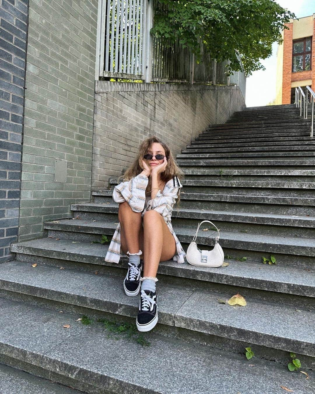 vans girlsさんのインスタグラム写真 - (vans girlsInstagram)「@ligiamarciniak with the outfit details in the Old Skool Stackform. Available at the link in bio.」10月4日 2時04分 - vansgirls