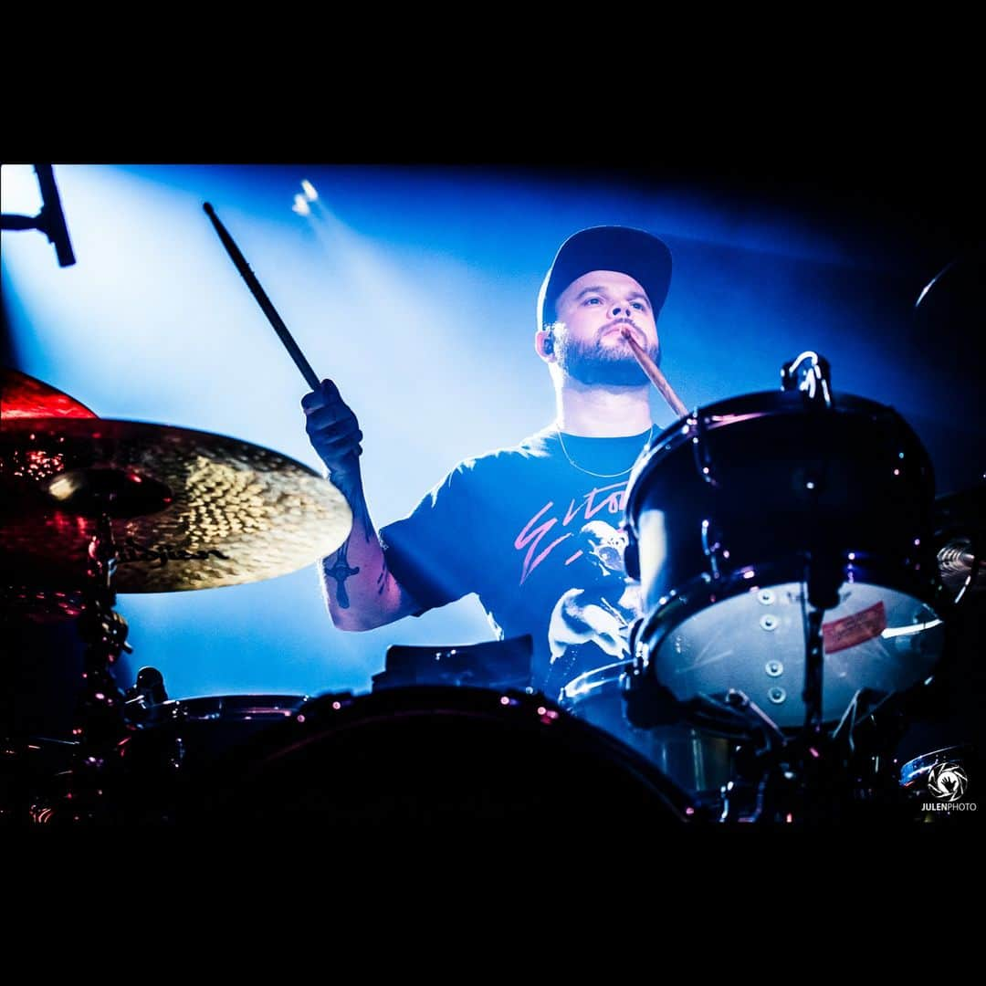 Julen Esteban-Pretelさんのインスタグラム写真 - (Julen Esteban-PretelInstagram)「@royalblooduk killed it yesterday at @brooklynsteel in the first of 2 NYC shows. I hope you have tickets for tonight at the @websterhall because it is going to be another epic night. More photos and full show report coming soon at @limpress_jp. #RoyalBlood #USTour #LiveMusic #NYC #Brooklyn #BrooklynSteel #TourDreams」10月4日 2時07分 - julenphoto