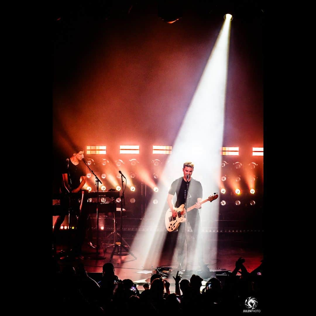 Julen Esteban-Pretelさんのインスタグラム写真 - (Julen Esteban-PretelInstagram)「@royalblooduk killed it yesterday at @brooklynsteel in the first of 2 NYC shows. I hope you have tickets for tonight at the @websterhall because it is going to be another epic night. More photos and full show report coming soon at @limpress_jp. #RoyalBlood #USTour #LiveMusic #NYC #Brooklyn #BrooklynSteel #TourDreams」10月4日 2時07分 - julenphoto