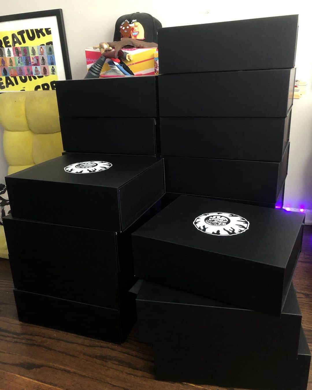 ミシカのインスタグラム：「We will be shipping out everything Friday! Thank you guys for pushing this collection and supporting. There is still a few collectible garments available until Friday online: https://mishkanyc.com • SHOP NOW! 🔥」