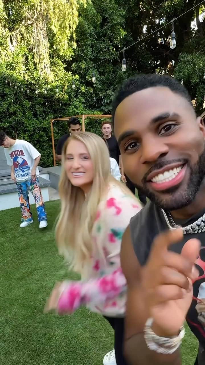 メーガン・トレイナーのインスタグラム：「Choose Your Character 🕺🏾 #HandsOnMe Oct. 13th @meghantrainor @leendadong @adamw @ashleynocera @keemokazi @spence @darylsabara」