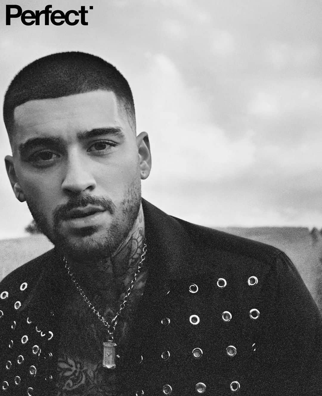 のインスタグラム：「@zayn wears an Off-White™ look from the fw23 collection titled “LUNAR DELIVERY” featured on @theperfectmagazine   photography c/o @sebastianfaena styling c/o @jeanieus」