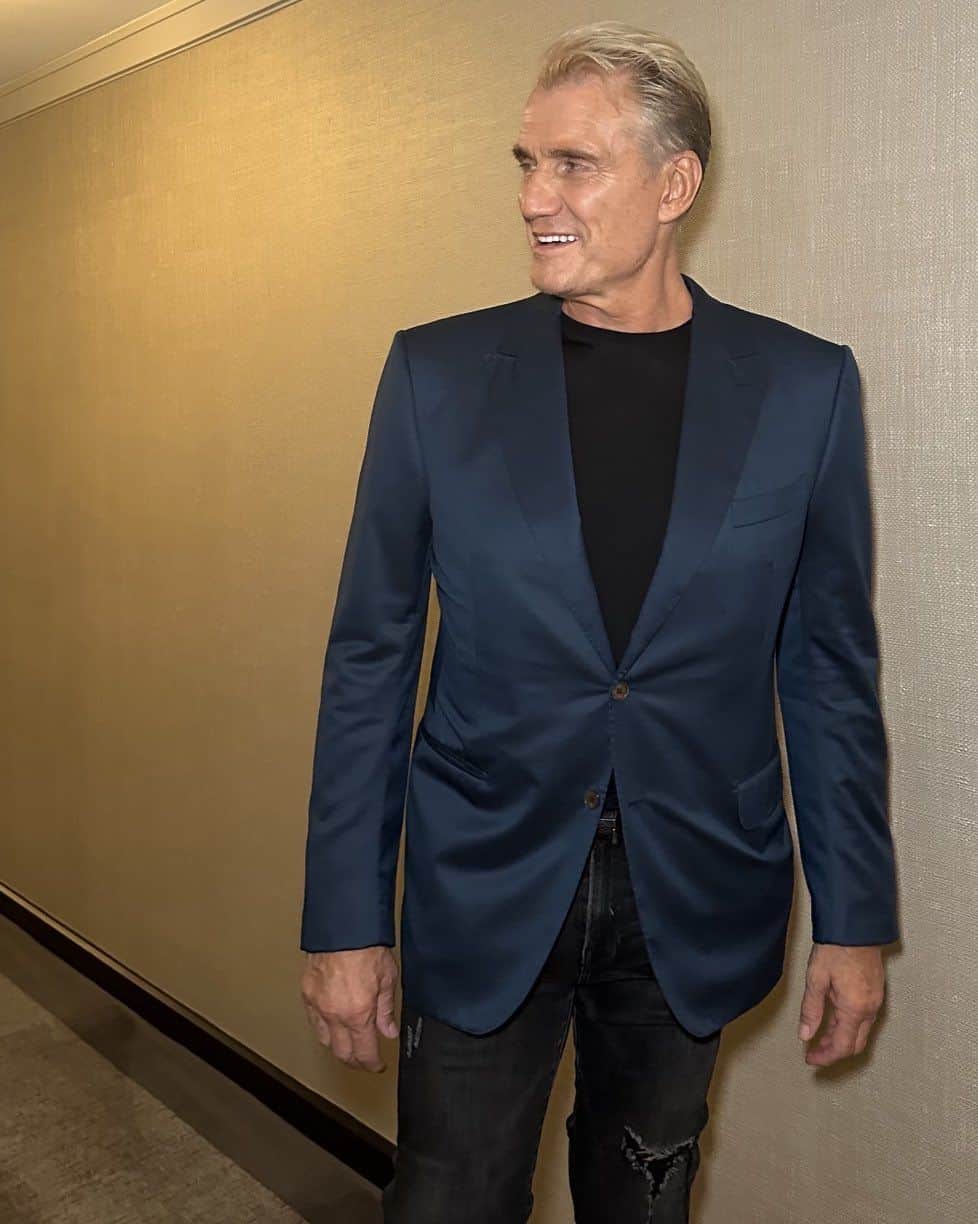 ドルフ・ラングレンのインスタグラム：「Test driving my new Zegna blazer. The Italians know how to do it.」