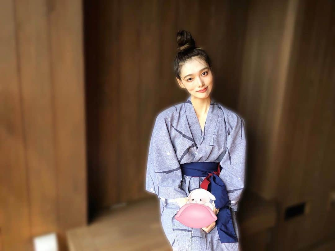 天玲美音さんのインスタグラム写真 - (天玲美音Instagram)「みなさんにとって、リラックスできる時ってどんな時ですか？ 私は温泉に入ったあとかなぁ😳 湯上がりふにゃっとへにゃっと美音より☺︎♨️  そうそう！ 9/26(火) #あのてん を聴く事ができるのは 《 10/3(火)28:59迄❣️ 》  🪄癒しの情報 を✨  🪄素敵な楽曲にのせて♪ 📻👉ハイライト 【①あのてん】へ  そして！  9/30(土) #てんれなうるうる   100%LOVEコーナーテーマは 「伊豆・伊豆半島」です🏝️ぜひ✨ 📻👉ハイライト【②うるうる】へ  #伊豆 #静岡県ICOIアンバサダー #KMIX #静岡県 #天玲美音 #温泉 #食文化 #浴衣美音 #浴衣 #旅館 #温泉旅館 #ホテル #アップスタイル  MOVE ONも ありがとうございました🙇‍♀️🤍」10月4日 3時25分 - miontenrei