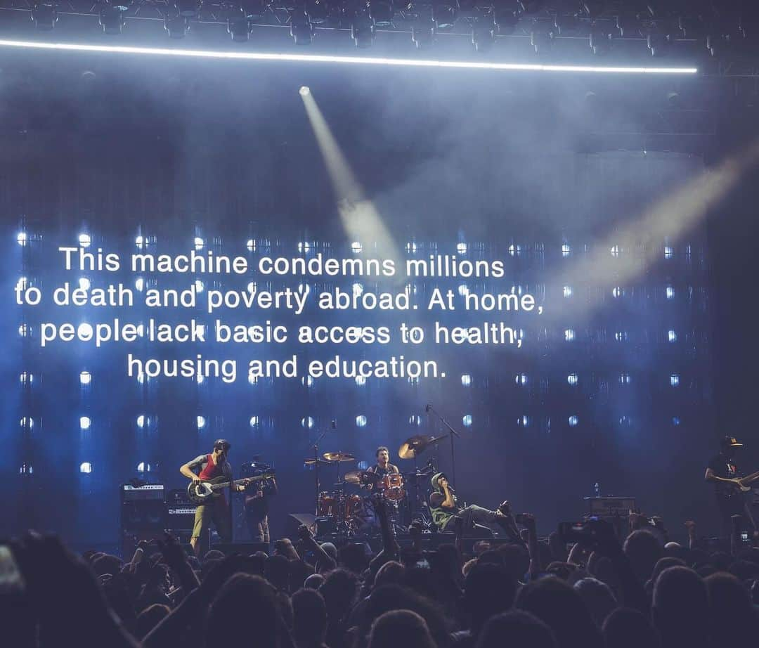 RAGE AGAINST THE MACHINEさんのインスタグラム写真 - (RAGE AGAINST THE MACHINEInstagram)「Photo Credit: Stacie Hess」10月4日 3時25分 - rageagainstthemachine