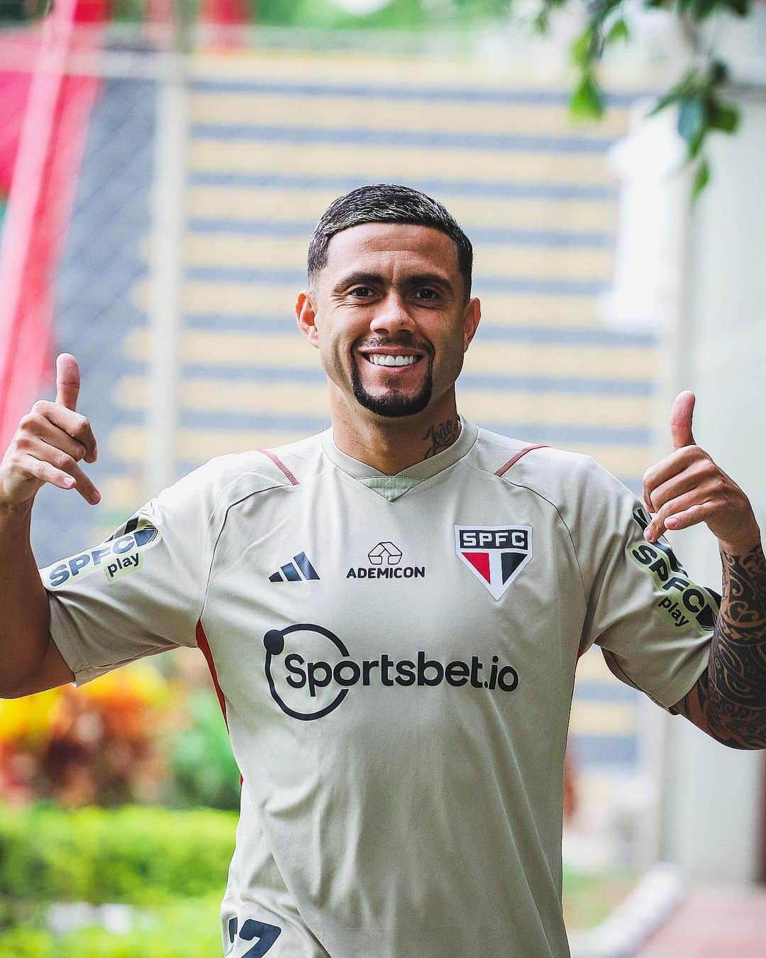 São Paulo FCさんのインスタグラム写真 - (São Paulo FCInstagram)「😀 𝐌𝐨𝐨𝐝 da reapresentação!   #VamosSãoPaulo 🇾🇪」10月4日 3時33分 - saopaulofc