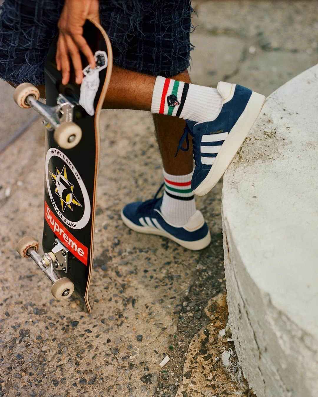 adidas Skateboardingさんのインスタグラム写真 - (adidas SkateboardingInstagram)「🗽💙 /// The re-up has been remastered. The new TYSHAWN Low features refined aesthetics and a finely-tuned fit.  The TYSHAWN Low in Navy is available now in select skateshops and online at adidas.com/Skateboarding  📸 @zandertaketomo  #adidasSkateboarding #TYSHAWN」10月4日 4時00分 - adidasskateboarding