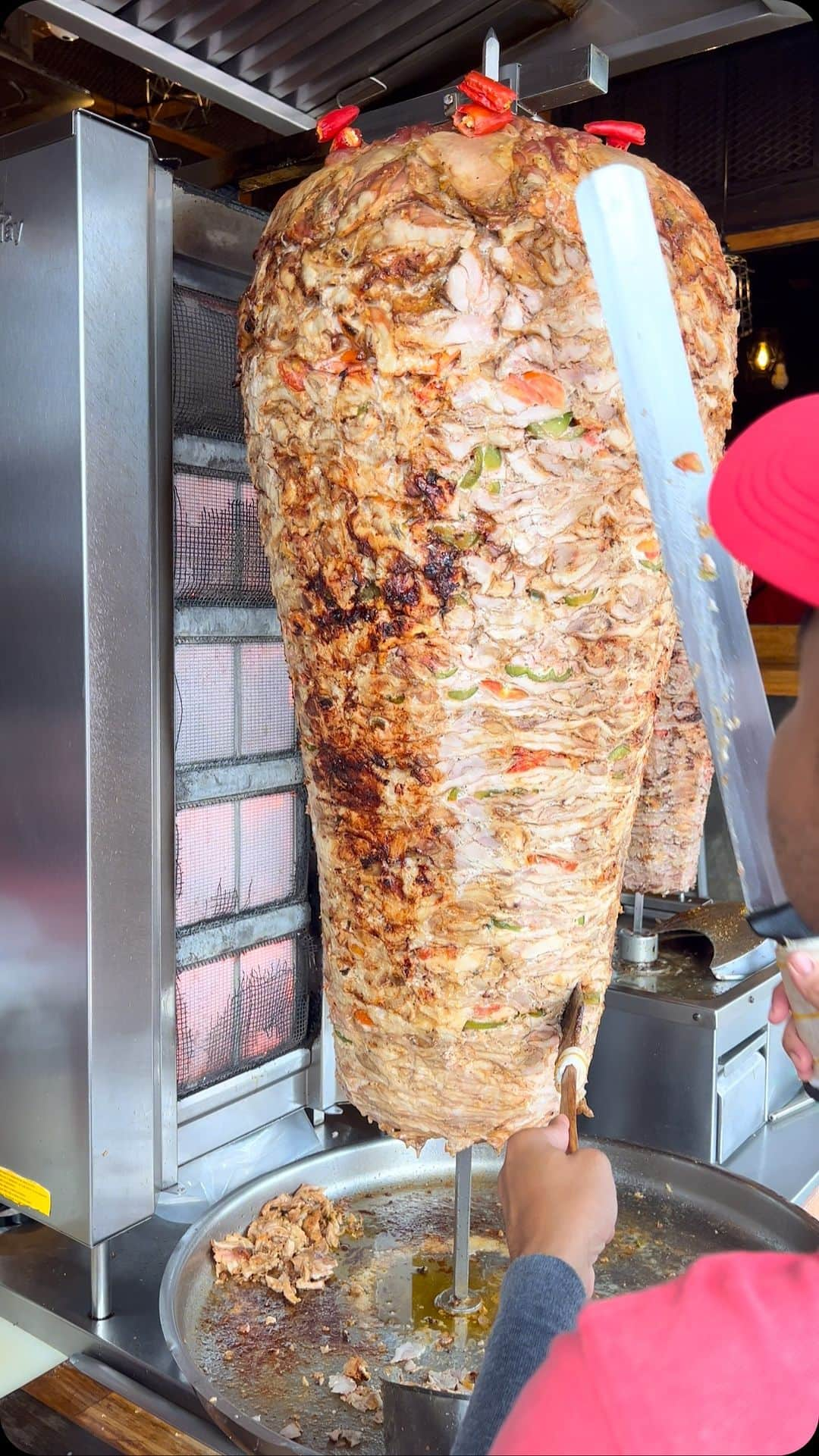 Karan Duaのインスタグラム：「Chicken Shawarma At Bangla Walking Street, Patong Beach, Phuket.  Cost : 150 Thai Baht #dilsefoodie #food #shawarma #patongbeach #banglawalkingstreet」