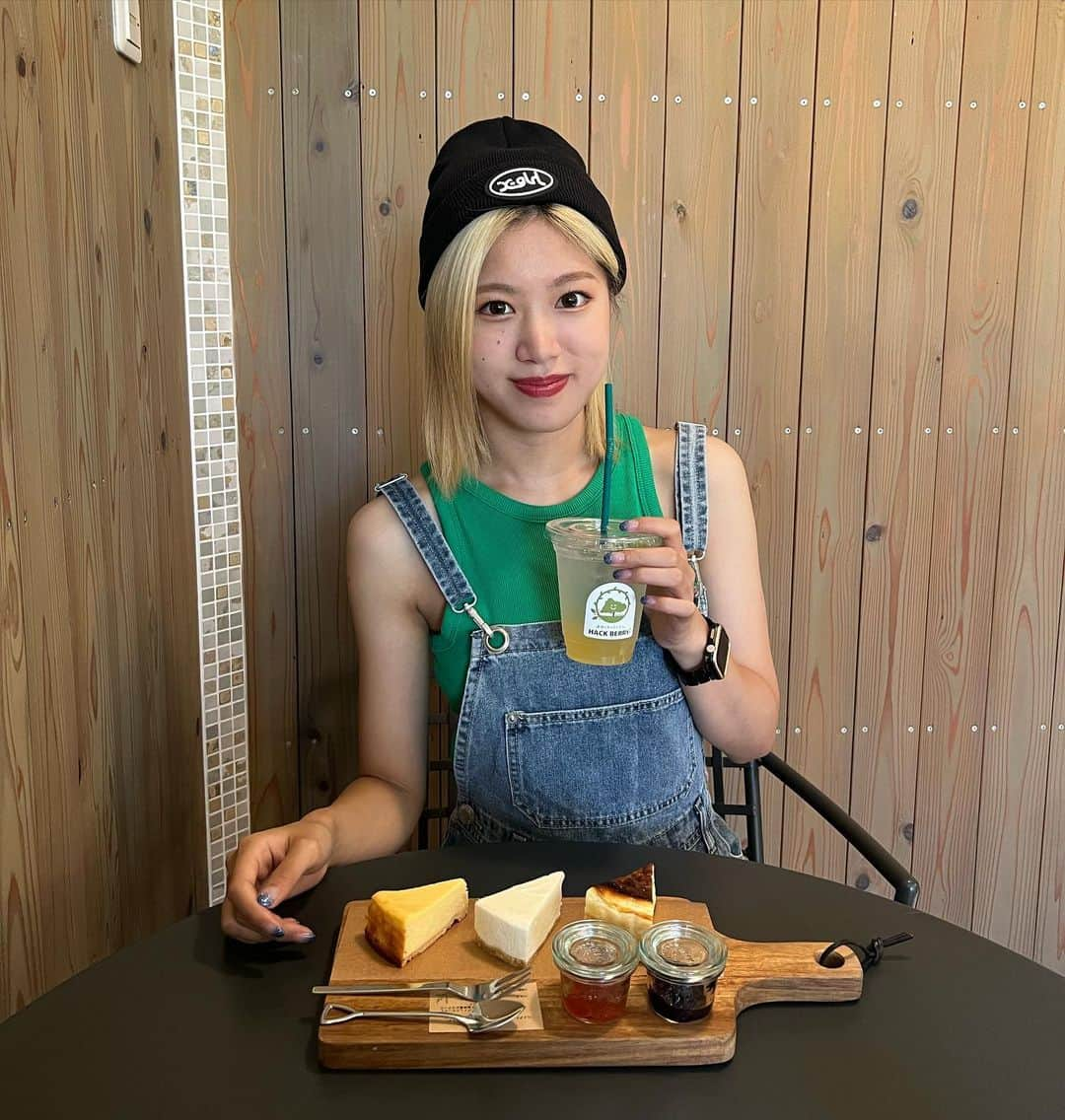 林優菜さんのインスタグラム写真 - (林優菜Instagram)「. この前友達と行ったCafe~☺️ チーズケーキ食べ比べ🧀 ほんっとにどれも美味しかった！！ 私はレアチーズケーキが1番のお気に入りだったな🤭❤️ あとあと！イチゴのジャムがほんっっっとに美味しかった🍓 . . . #Cafe #カフェ巡り #女子会 #浜松カフェ #チーズケーキ #hackberry #静岡カフェ #카페 #카페순례 #시즈오카카페 #하마마츠카페」10月4日 15時38分 - yu_na_816