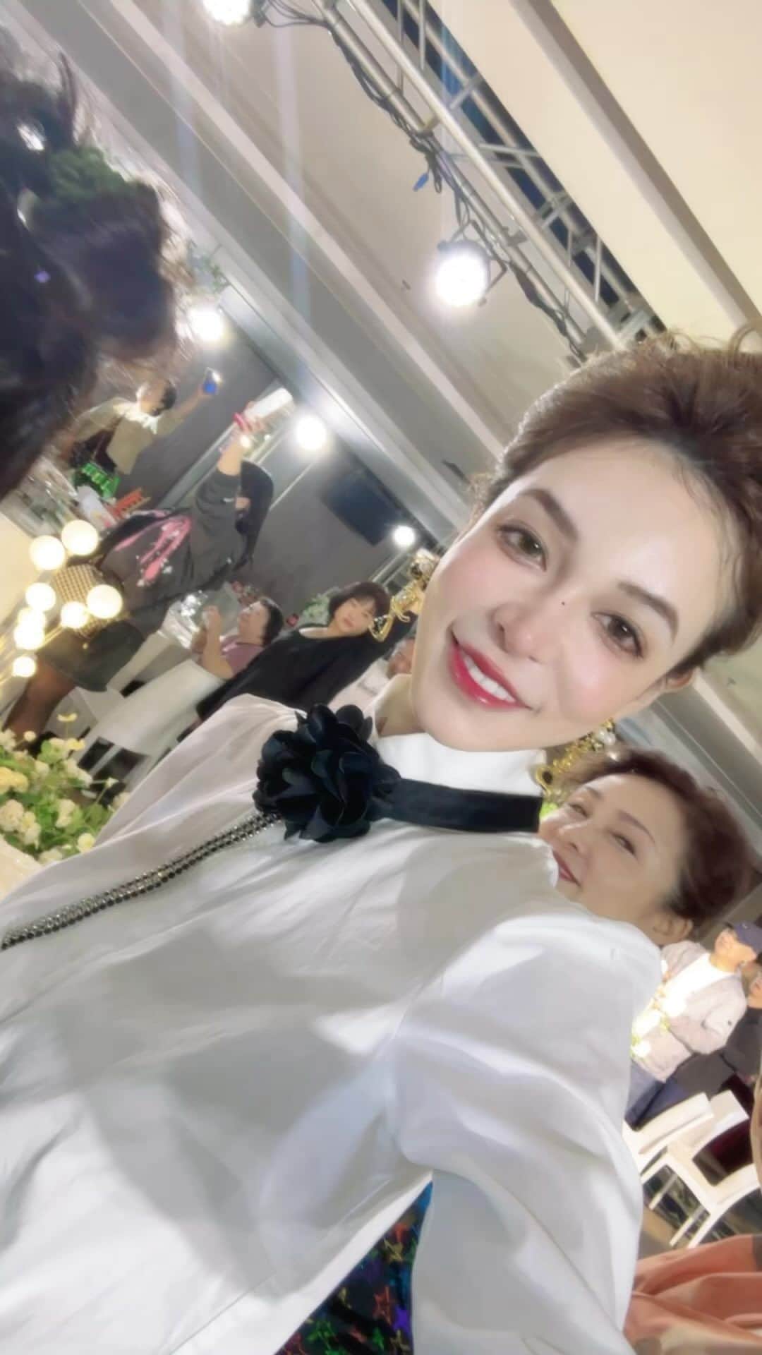 のインスタグラム：「中国🇨🇳の結婚式参加してきた♡ 母ちゃん嬉しそう🥰何よりだー」