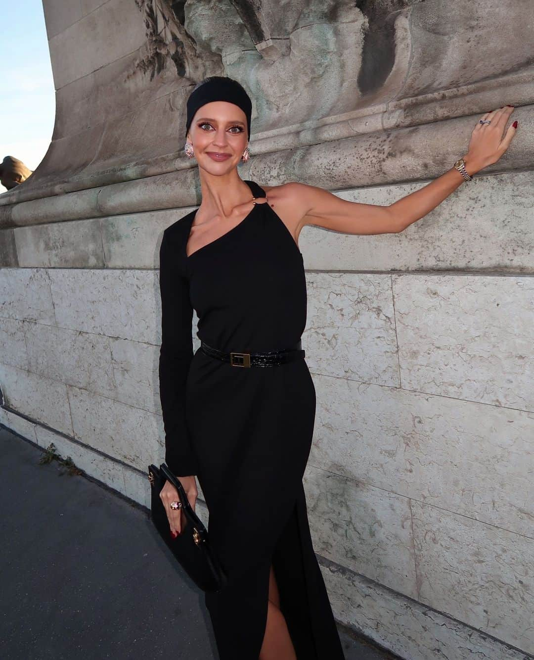 サスアンドバイドさんのインスタグラム写真 - (サスアンドバイドInstagram)「AS SEEN ON | The sass & bide collective makes a statement for evening in the Beyond The Horizon dress. ⁠ ⁠ Styled by ⁠ @erinvholland ⁠ @saasha_burns ⁠ @rk__ ⁠ @nikkimcclean ⁠ ⁠ #Spring23 #sassandbide #occasionwear」10月4日 15時56分 - sassandbide