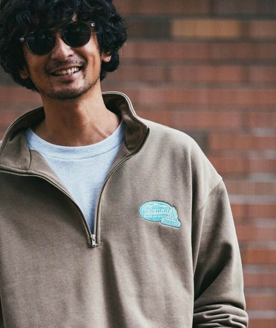 春日潤也のインスタグラム：「@freaksstore_official   ✖️ @coleman_japan   https://www.daytona-park.com/feature/detail.php?article_id=734554  #coleman #freaksstore  #ハーフジップ  #ハーフジップコーデ  #アウトドア」
