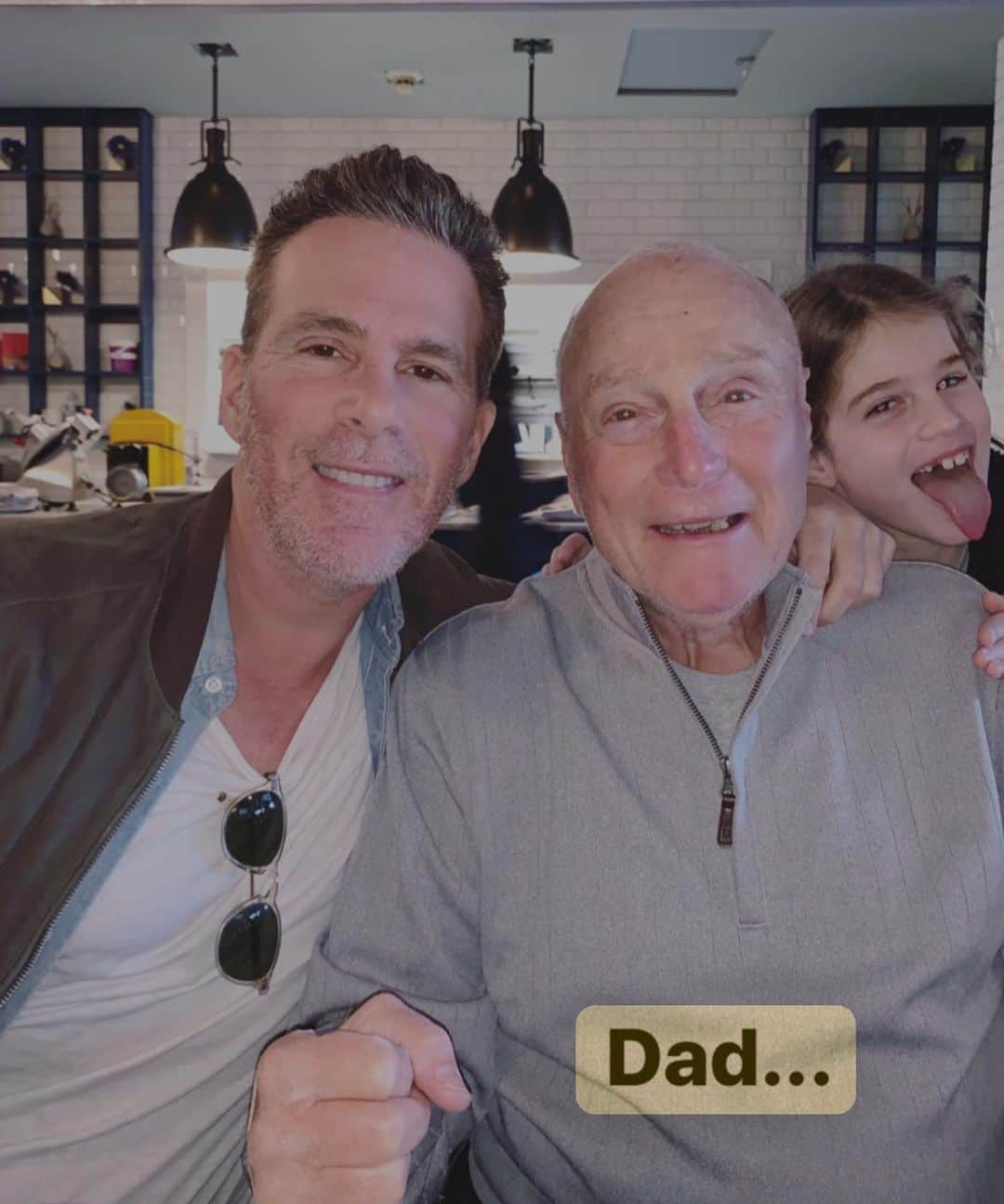 scottlippsさんのインスタグラム写真 - (scottlippsInstagram)「My most amazing father, Jerry Lipps is 91 today! I’m thankful for all the wisdom, morals, love and work ethics you have taught me and happy for everyday you are on planet earth- I love you. Also featured @jodi_kaplan @barbaralipps @kaminskylorijoan #happybday #dad」10月4日 8時06分 - scottlipps