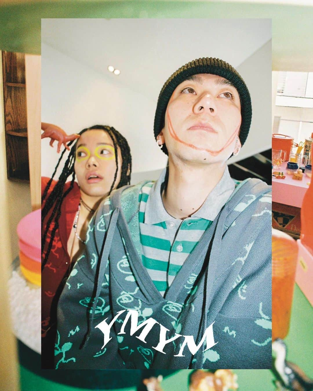 ユウキさんのインスタグラム写真 - (ユウキInstagram)「“YMYM” NOW ON SALE!🪿worldwide shipping!! @ymym.tokyo   AWシーズンオンライン販売はじまってるよ💓 今回のテーマは”MORE PLAYFUL “ ハッピーおもちゃなイメージで🧸🐾  いまアメリカツアー中にも着て来てるけど、 ルーズニットとスウェットが特に着心地最高🥹🫶🏻  そして撮影も楽しかったなあ！！ （私を通じて出会ったみんなが、撮影を機に仲良しになったらしい🥰超最高！しあわせ🥰🥰）  みんなチェックしてね🩷  📷 @marinko5589  📹 @yopika  💄 @d_zon 🏠 @sps_daikanyama  🎬 @yuukichan2  #YMYM #AW2023 #outfitidea #fashionshoot」10月4日 8時17分 - yuukichan2