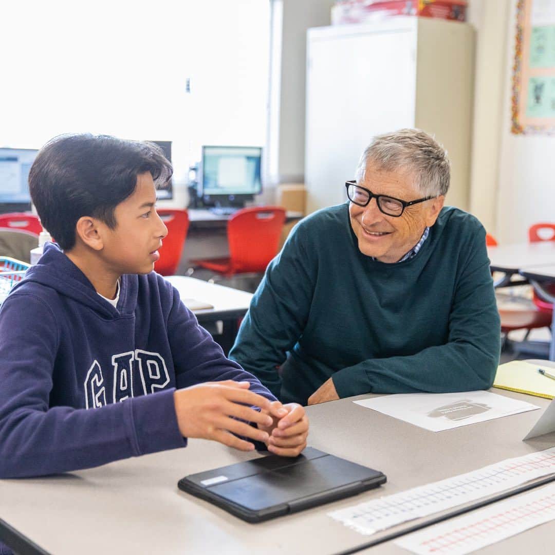 ビル・ゲイツのインスタグラム：「I got to spend the day at Chula Vista Middle School back in April, and I’ve been excited to share what I learned—and why it made me hopeful for a future where more people develop a love for math like mine.」