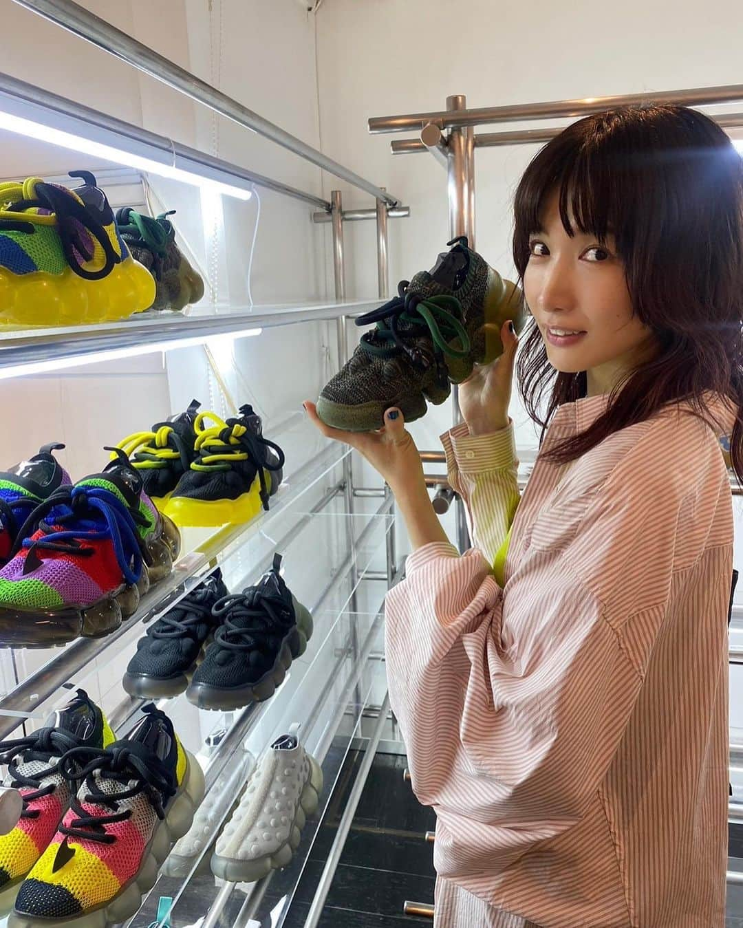 中嶋イッキュウさんのインスタグラム写真 - (中嶋イッキュウInstagram)「@grounds.official のSS見てきました これから秋冬やのにもう来年の春夏が楽しみ🧚🏻‍♀️  @jizue_kie  @melodijah  @kupichasu  おねぇちゃんたちいつもありがとう」10月4日 8時15分 - ikkyu193