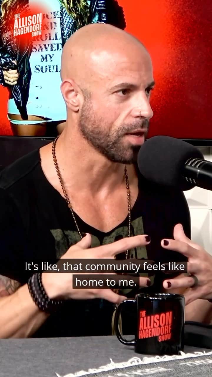 クリス・ドートリーのインスタグラム：「@chrisdaughtry ~”You, as a fan, deserve to see me and my true, authentic self.” ❤️‍🔥 Full Conversation Link In Bio ⚡️   #chrisdaughtry #daughtry #allisonhagendorf #theallisonhagendorfshow #music #newmusic #musicpodcast #podcast #rock #rockshow #rockmusic #rockstar #americanidol #authenticity #trueself」