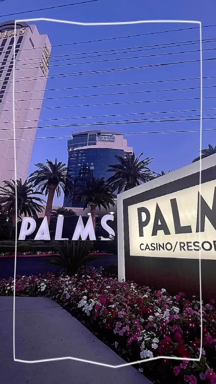 Palms Casino Resortのインスタグラム：「we’re not a regular resort, we’re a cool resort. 💅✨  #palmsisheretoplay #playstayslay」