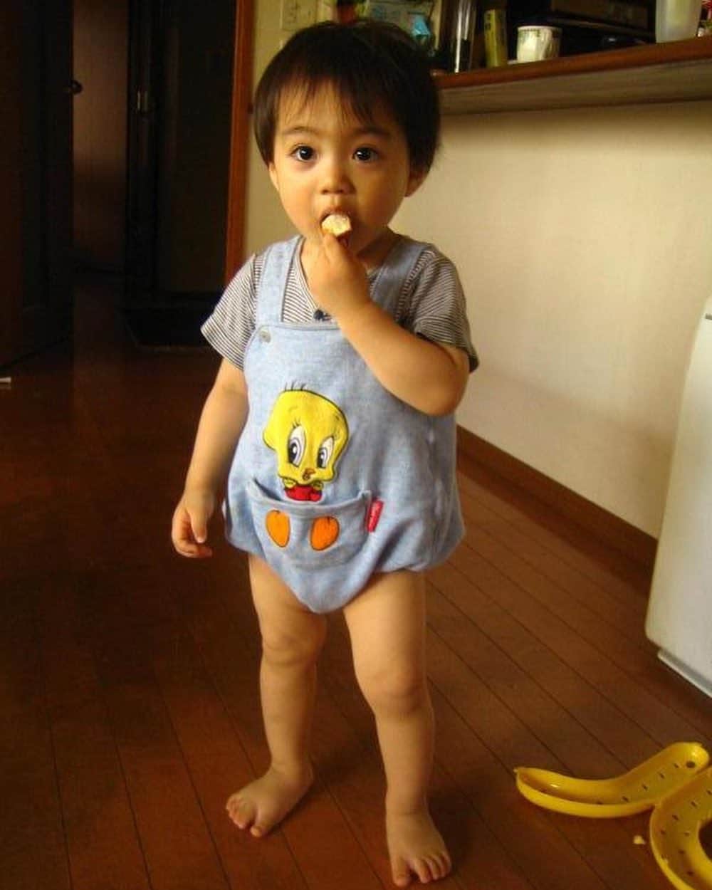 木原さとみさんのインスタグラム写真 - (木原さとみInstagram)「今日は、息子の14歳の誕生日！ 朝から息子の写真見返してました。 可愛かったなーー❤️ 色々必死であの頃は余裕なかった。勿体ない。 忘れてることも。 今もまだまだお子ちゃまな感じだけど😅 これからも健康で、人生もっともっと楽しんで欲しい。 #お誕生日おめでとう　 #10月4日 #天使の日」10月4日 8時33分 - satop0704