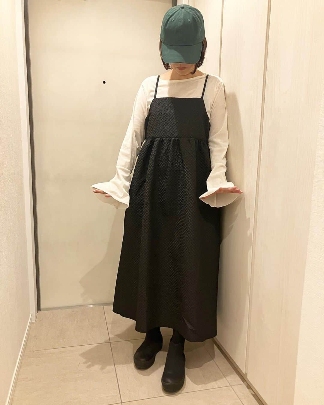 りんか & あんな（ツインガールズ）のインスタグラム：「わたしコーデ☺︎ ぷぷっ🤭 詳細は後ほどストーリズに載せますね🫡」