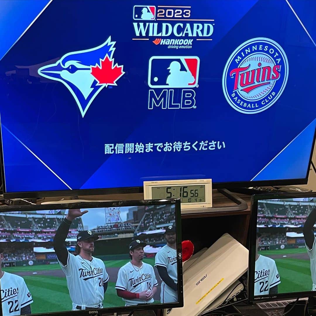 多村仁志さんのインスタグラム写真 - (多村仁志Instagram)「. 今日からMLBはポストシーズン！ ワイルドカード初戦を槇嶋範彦アナウンサーと共に解説。 前田健太投手所属のMIN vs 菊池雄星投手所属のTORは、MINが2004年にNYYから勝って以来アメリカ4大スポーツの歴史の中でのポストシーズン最長連敗を18で止める勝利！ MINが理想的な試合運びでディビジョンシリーズへ王手としました！  #SPOTVNOW @spotvnow_jp #MLB #postseason #AmericanLeague #wildcard @twins @bluejays」10月4日 9時02分 - hit_tamu