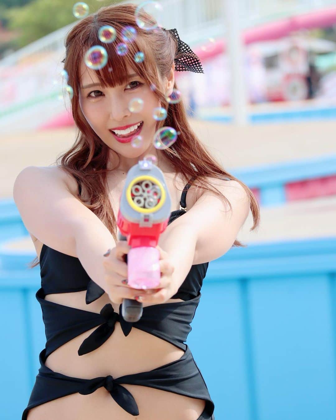 熊本美和さんのインスタグラム写真 - (熊本美和Instagram)「🫧 . . #おはよう #gm #goodmorning #おはくま #近代麻雀水着祭 #2023 #summer #水着 #シャボン玉 #sexy #kawaii #gravure #idol #model #camera #一眼レフ #被写体 #撮影会 #熊本美和 #Pリーガー #bowling #babyzbreath #fff #lfl #instagood #black #followme #fyp #love #しらこばと水上公園」10月4日 9時03分 - miwa_babyb