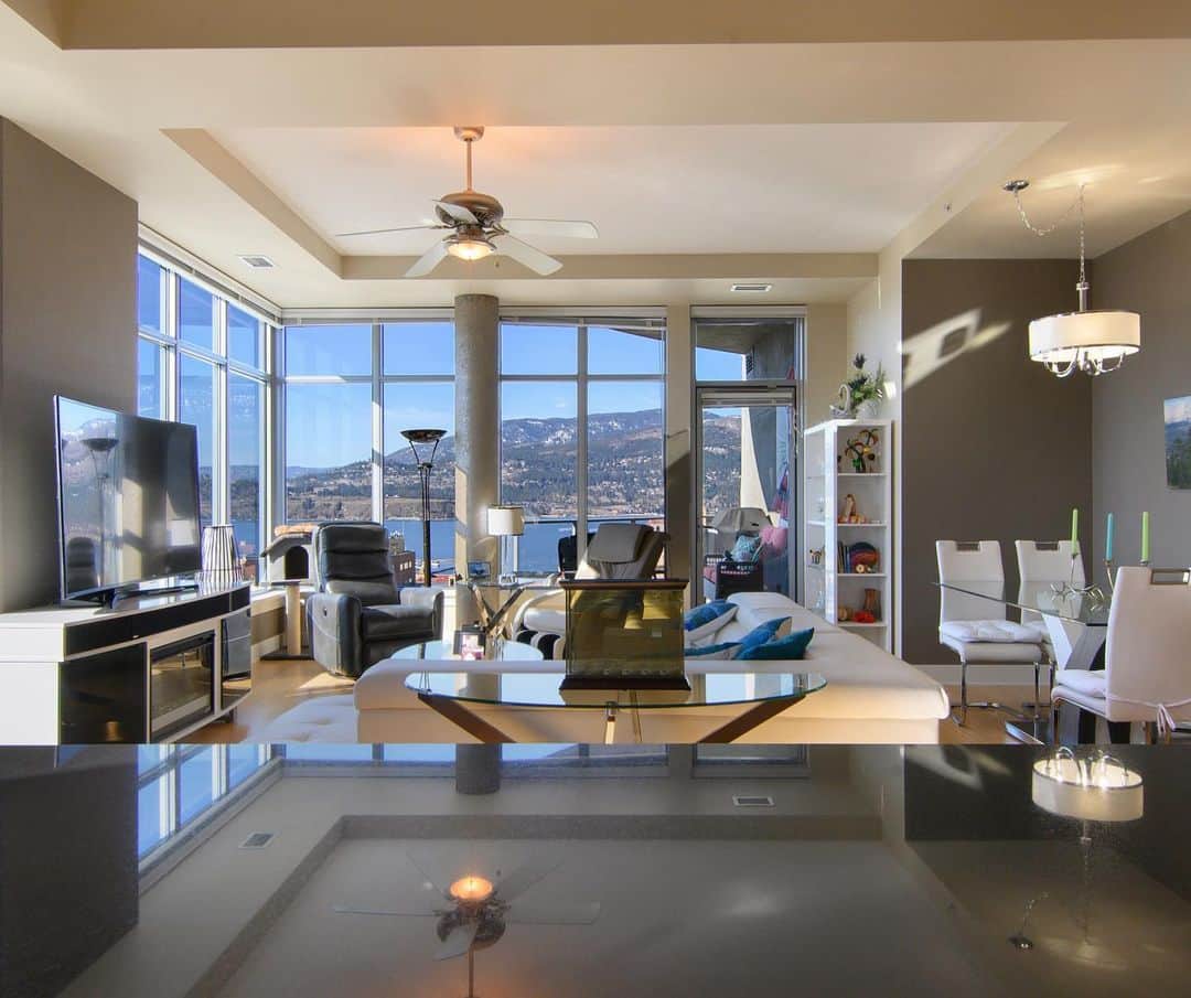 キエラ・スミスさんのインスタグラム写真 - (キエラ・スミスInstagram)「SOLLLLDDDD 😍  This gorgeous unit downtown Kelowna is sold. Thank you thank you thank you to our sellers for trusting us and for your business. We are so excited to celebrate your next adventure.   If you know anyone thinking of buying or selling, please let us know & ask about our referral program! We will take great care of your family and friends. 🍾」10月4日 9時08分 - kierrasmith