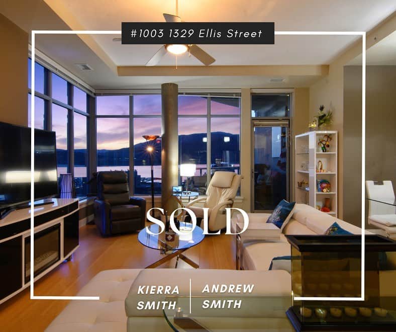 キエラ・スミスのインスタグラム：「SOLLLLDDDD 😍  This gorgeous unit downtown Kelowna is sold. Thank you thank you thank you to our sellers for trusting us and for your business. We are so excited to celebrate your next adventure.   If you know anyone thinking of buying or selling, please let us know & ask about our referral program! We will take great care of your family and friends. 🍾」