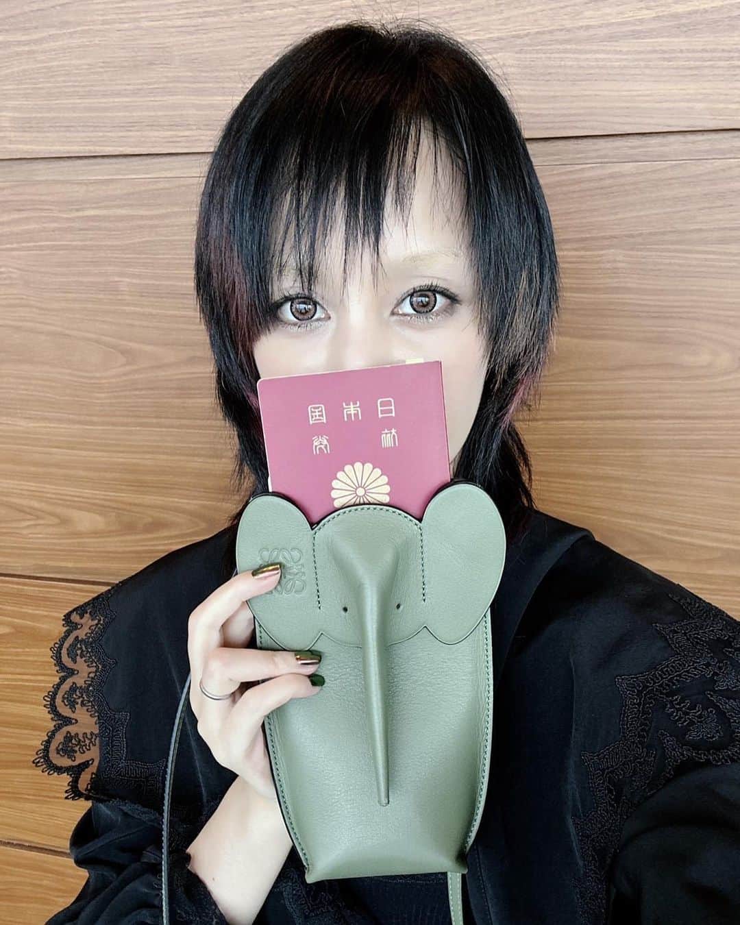 中島美嘉さんのインスタグラム写真 - (中島美嘉Instagram)「. 行ってきます」10月4日 9時18分 - mikanakashima_official