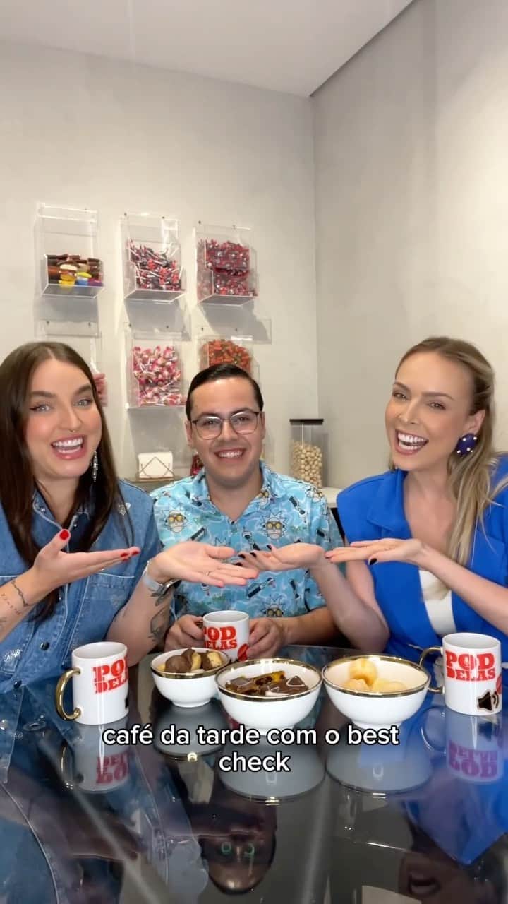 Bruna Unzuetaのインスタグラム：「tomamos um café da tarde bem faceiro com o best @alissonspitzner 🤭❤️」