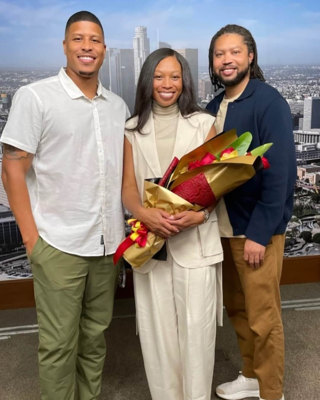 アリソン・フェリックスのインスタグラム：「Blown away that the City of LA now celebrates Allyson Felix Day! 🤯 So much gratitude for the city that raised me💙」