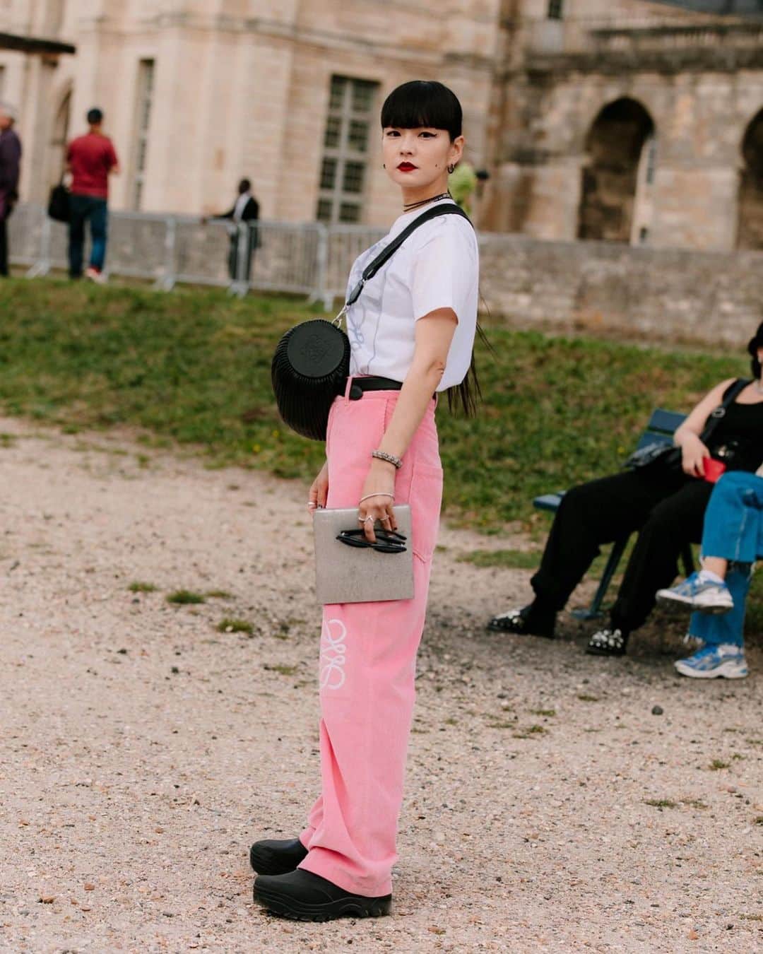 のインスタグラム：「🩷 #pfw #loewe」