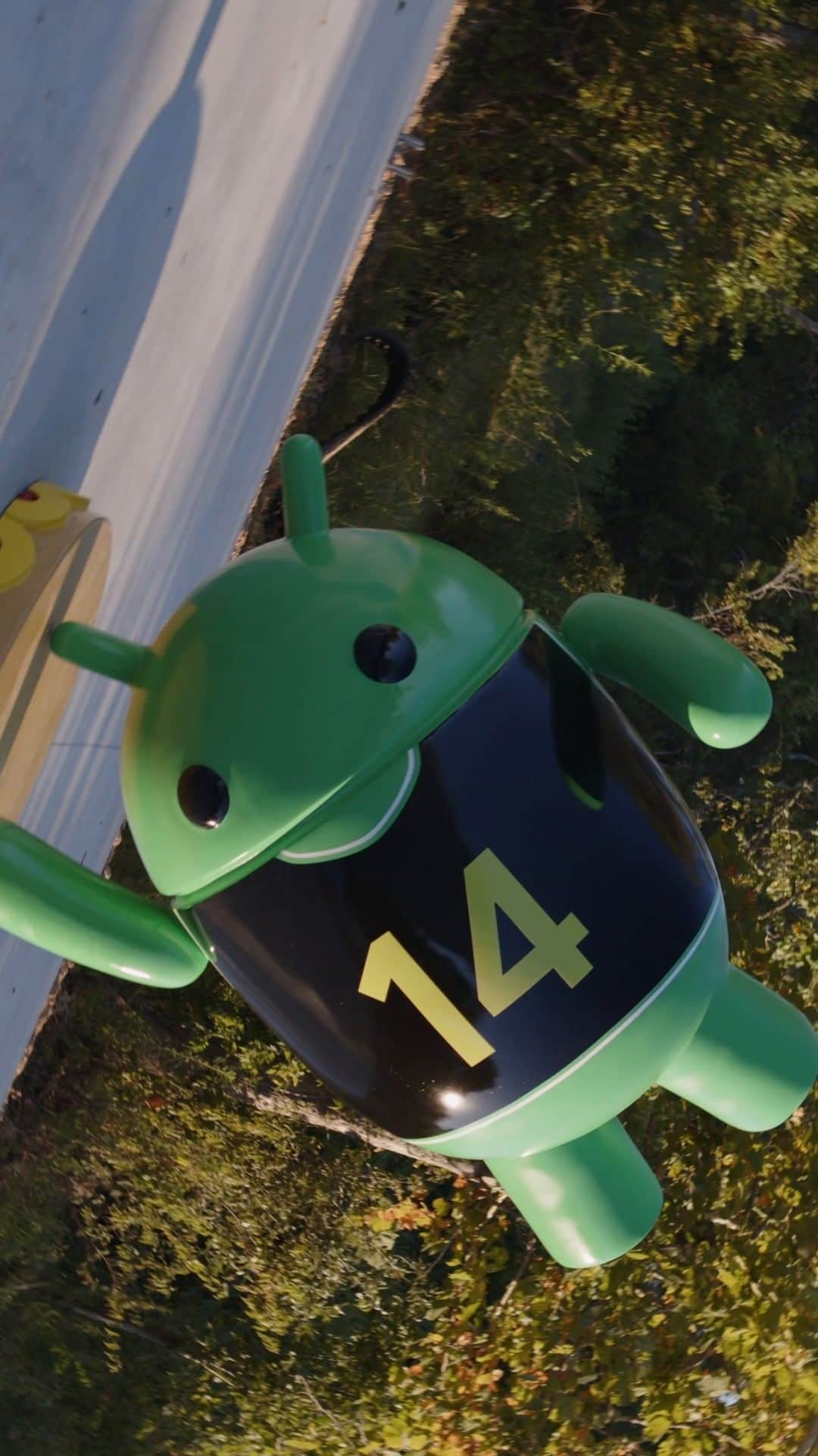 Androidのインスタグラム：「We’re head over heels for #Android14 💚」
