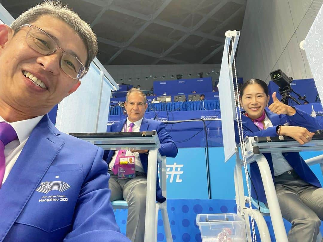中川真依のインスタグラム：「. 長かった日々も 最終日を迎えました🙌😊✨  選手を応援しつつ 私も最後の仕事を全うします🫡✨  #アジア大会 #アジア大会2023  #asiangames  #diving #judges」