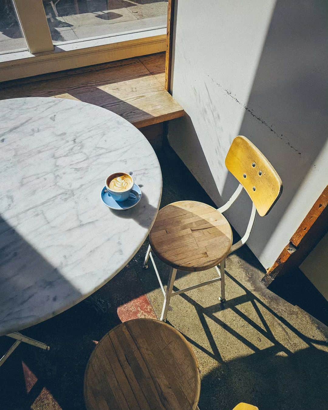 Monika Waleckaのインスタグラム：「☕️☀️🎶」