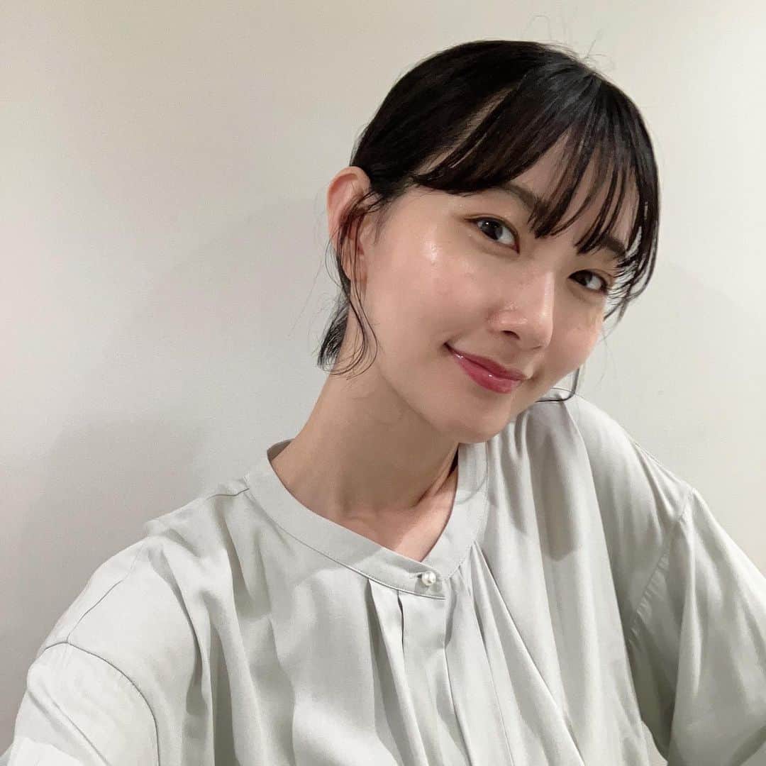 中嶋春陽のインスタグラム：「自分でもいい感じにokurege出せるようになりたいなぁ。  #おくれ毛」