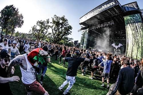 GODRiさんのインスタグラム写真 - (GODRiInstagram)「スワンフェスありがとう🤘🦢🇺🇸  #swanfest  #dancegavindance  #simustour   📸 @koheisuzukiphoto」10月4日 10時44分 - simgodri