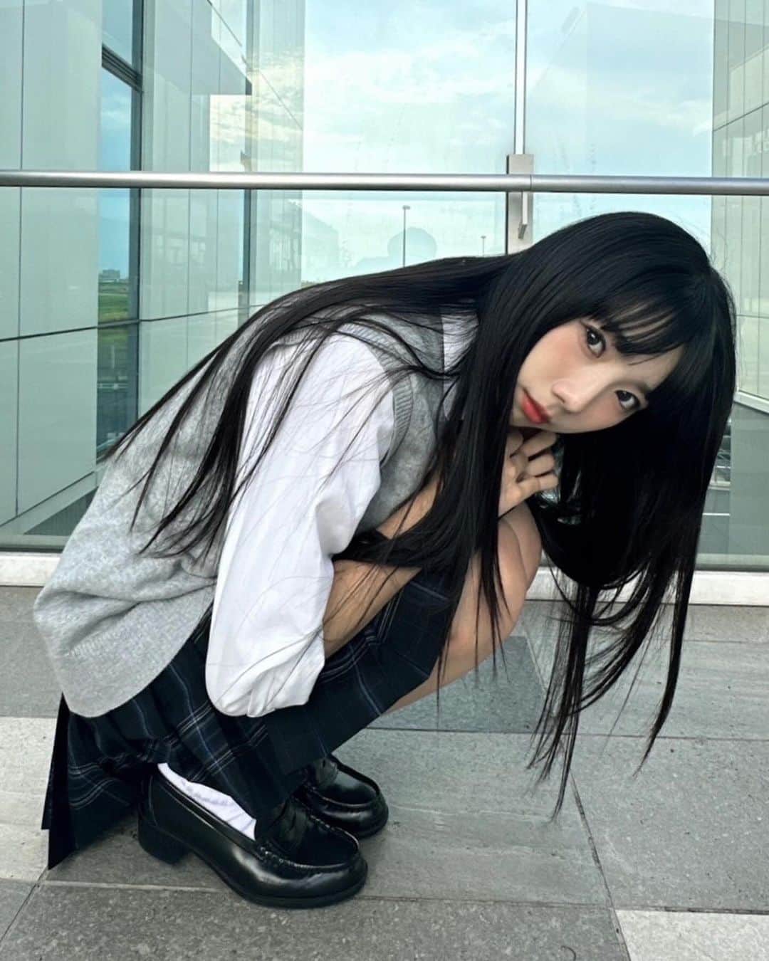 のインスタグラム：「ルーズソックス ✌🏻  #07 #jk #fjk #idol #アイドル #高校生 #制服 #ルーズソックス #平成 #ギャル #黒髪ロング #followme」