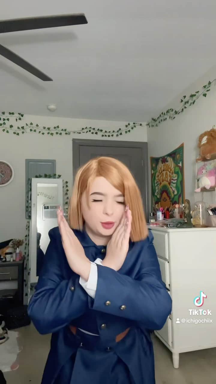 レベッカのインスタグラム：「muri muri muri muri 🙅‍♀️」