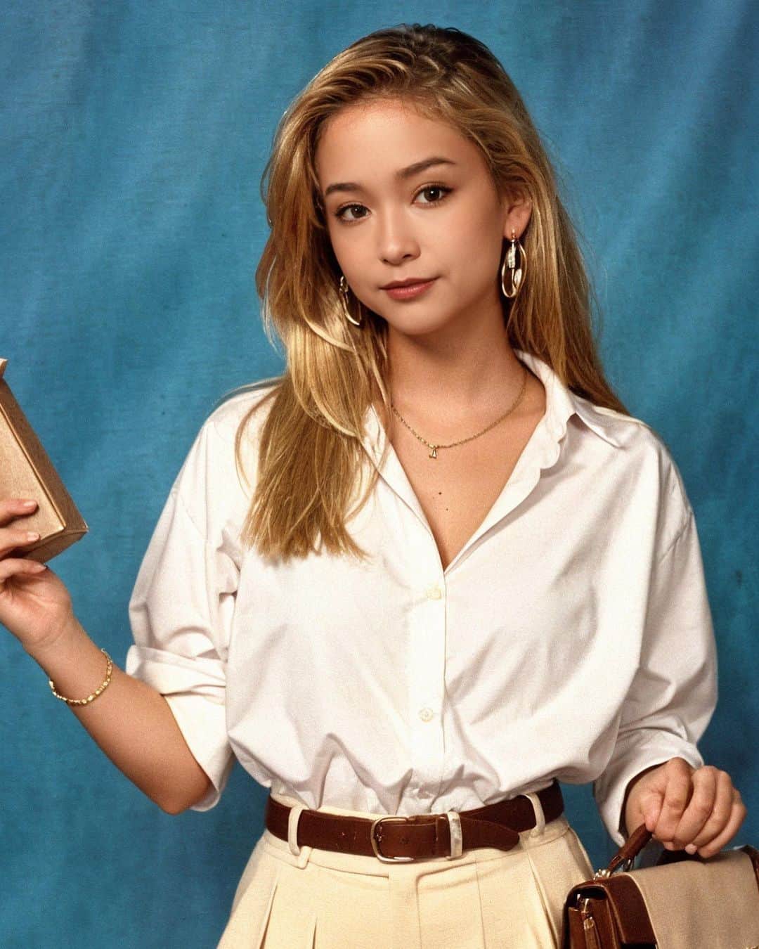 中上サツキのインスタグラム：「顔はめる系アプリって定期的に流行りますが、私はいつも別人になってしまいます。そのままじゃん！ってなる方が面白いよね😂 それにしても色んなの作ってくれた😯！  #yearbook  #イヤーブック　 #epic」