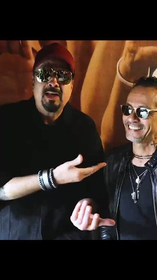 マーク・アンソニーのインスタグラム：「Este 5 de Octubre es un día que quedará en la historia. @pepeaguilar_oficial y yo cantaremos en vivo ‘Ojalá Te Duela’ en los Latin Billboards, y la mejor parte es que por primera vez en la historia podrán verlo en tiempo real aquí en Instagram y Facebook. 🔥 @latinbillboards @telemundo」