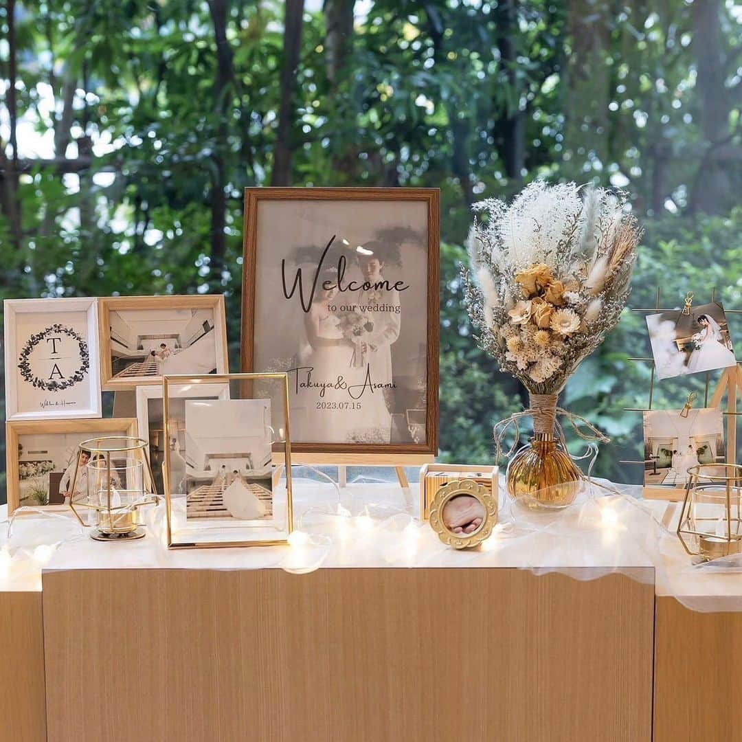 アルカンシエルグループさんのインスタグラム写真 - (アルカンシエルグループInstagram)「アルカン花嫁様の お洒落なウエルカムスペース✨  アイテムのひとつひとつに おふたりの想いが込められている特別な空間♡  ぜひ参考にしてみてくださいね💐  ......................................  「 #感謝を式のまんなかに。」  式を通じて、今いちばん伝えたいもの。 それはきっと、言葉だけじゃ足りない 「ありがとう」の気持ちで最高のおもてなしを…。  大切なゲストと一緒に作り上げる結婚式 専任のプロデューサーがおふたりの想いを形にします。  ◾️各会場アクセス抜群の好立地 ◾️おふたりやご家族らしさを大切にしたお料理が定評 ◾️いつもおふたりに寄り添うプロデューサー ◾️理想の演出でゲストにサプライズ  お問い合わせはプロフィールURLより💌 @arcenciel.wedding  ......................................  #アルカンシエル #結婚式 #結婚式場 #ゲストハウス #結婚式準備 #挙式 #披露宴 #ウエディング #ウェディング #プレ花嫁 #プレ花嫁さんと繋がりたい #ウェルカムスペース #ウエルカムスペース #ウェルカムスペースアイテム #ウェルカムスペース装飾 #アルカンシエルluxemariage名古屋 #アルカンシエルluxemariage大阪 #ウェディングレポ」10月4日 11時50分 - arcenciel.wedding